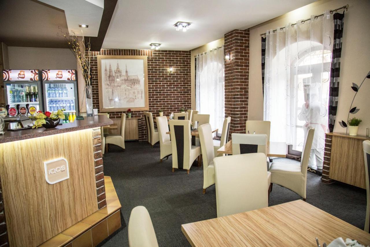 Hotel U Mesta Prahy Наход Экстерьер фото