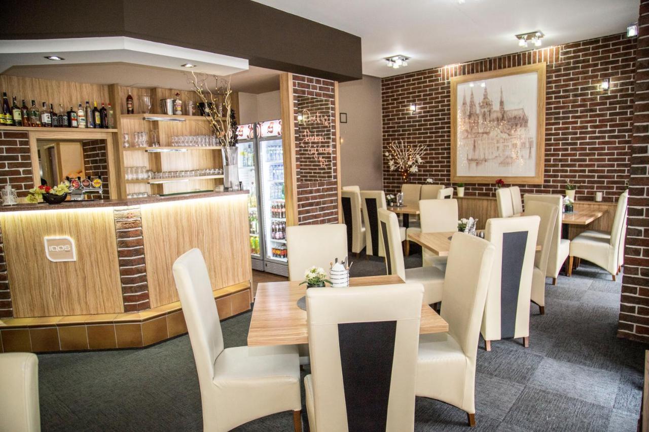 Hotel U Mesta Prahy Наход Экстерьер фото