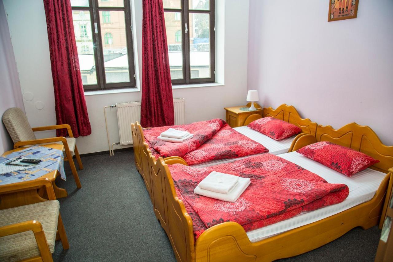 Hotel U Mesta Prahy Наход Экстерьер фото