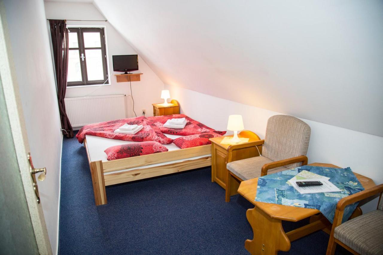 Hotel U Mesta Prahy Наход Экстерьер фото