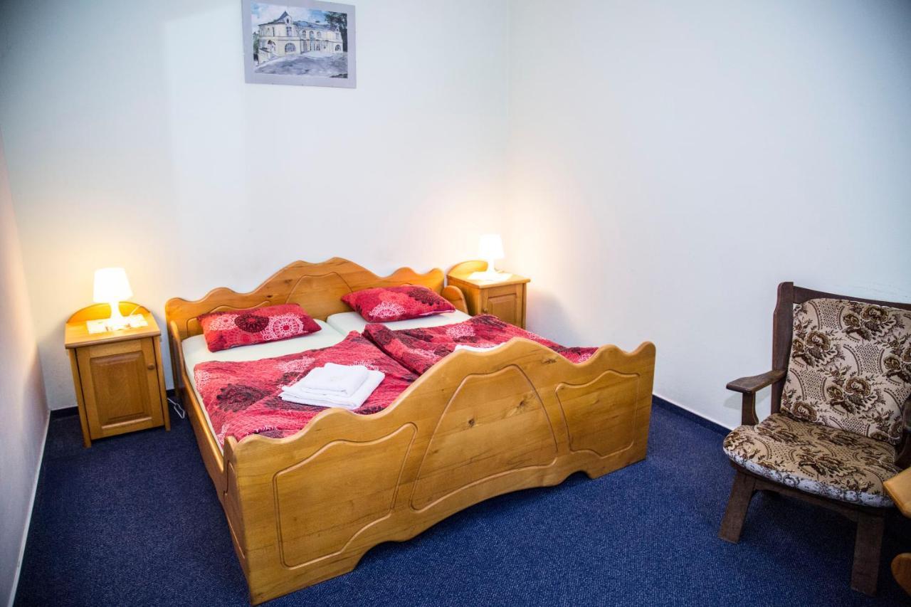 Hotel U Mesta Prahy Наход Экстерьер фото