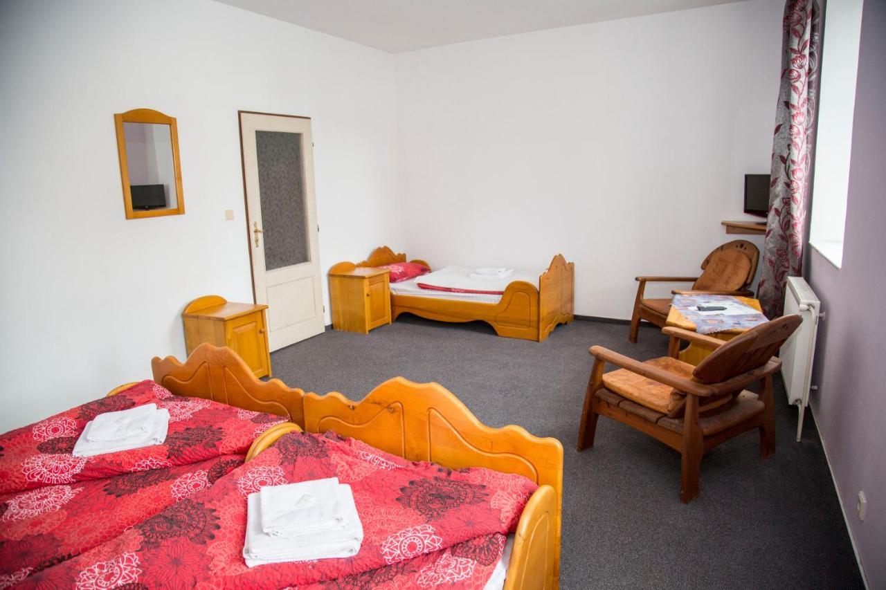 Hotel U Mesta Prahy Наход Экстерьер фото