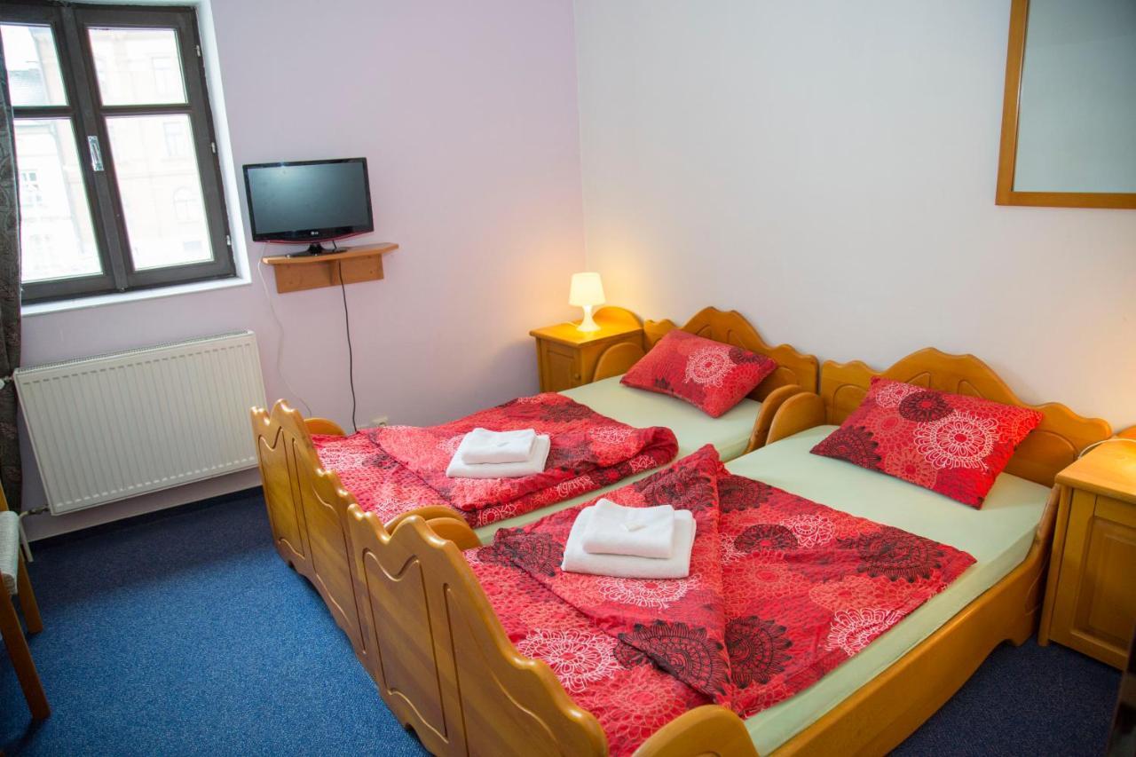Hotel U Mesta Prahy Наход Экстерьер фото